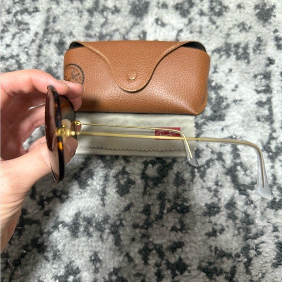 Ray-Ban Aviator Sunglasses with Case - Picture 3 of 8